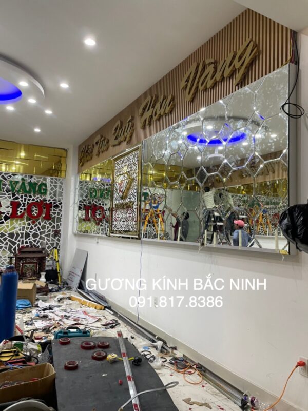 Gương trang trí tiệm vàng ở Bắc Ninh