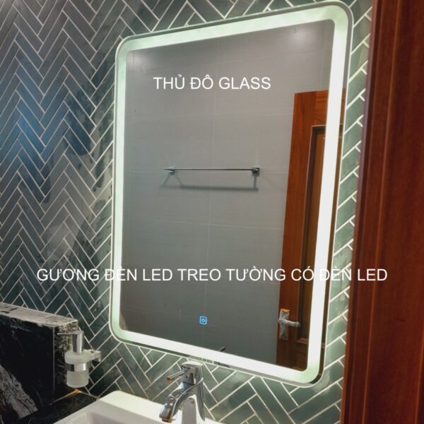 Gương đèn led treo tường nhà tắm tại Long Biên Hà Nội